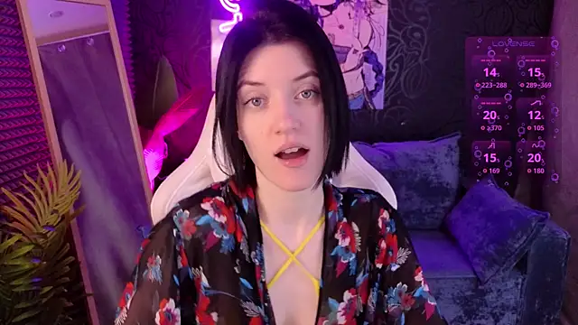 roxy riot  online show from 12-20-25, 01:19