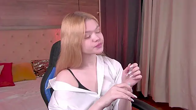 AdeleCartier online show from 02-16-25, 03:37