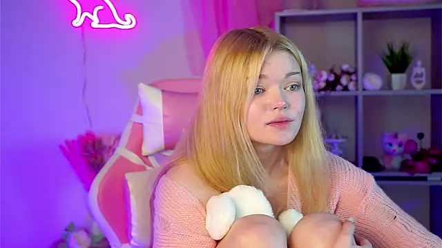 AdeleCartier online show from 03-22-25, 05:39