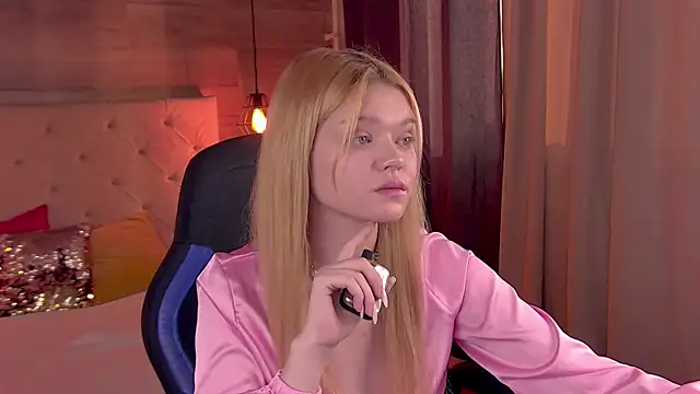 AdeleCartier online show from 02-23-25, 05:23