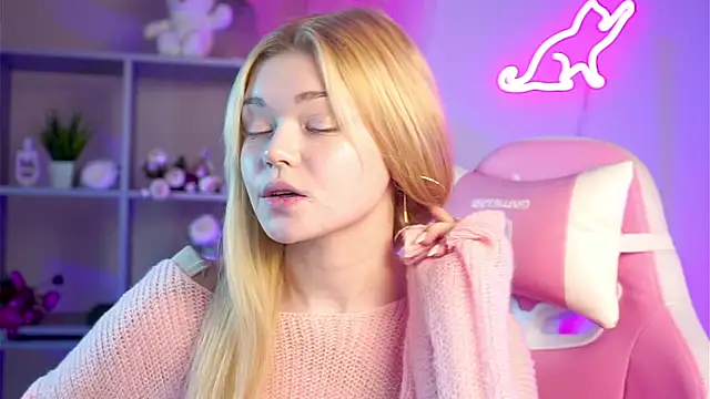 AdeleCartier online show from 03-17-25, 10:08