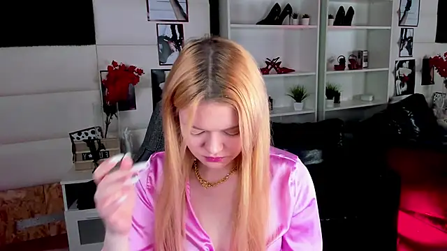 AdeleCartier online show from 02-26-25, 02:41