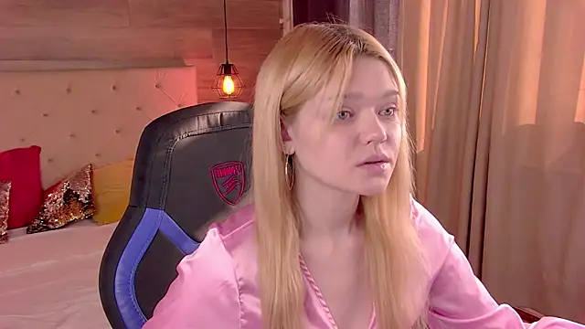 AdeleCartier online show from 02-24-25, 07:33