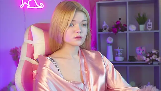 AdeleCartier online show from 03-23-25, 04:05