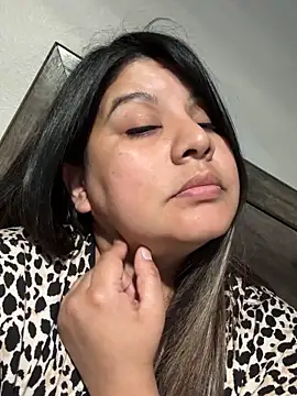 Snapshot of amanirose945 chatting on 05-03-26, 05:12 amanirose945 online show from 05-03-26, 05:12