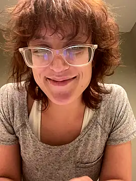 Snapshot of grassXass420 chatting on 10-15-25, 02:32 grassXass420 online show from 10-15-25, 02:32