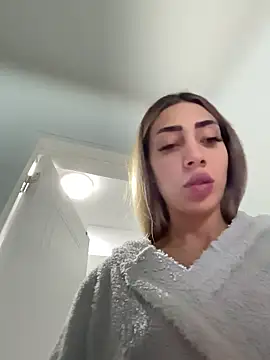 Snapshot of BonyBon29 chatting on 02-17-26, 08:33 BonyBon29 online show from 02-17-26, 08:33