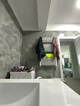 Snapshot of BonyBon29 chatting on 01-18-26, 08:18 BonyBon29 online show from 01-18-26, 08:18