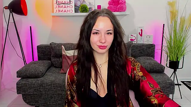 Snapshot of Suga_babe chatting on 03-17-25, 06:29 Suga babe online show from 03-17-25, 06:29