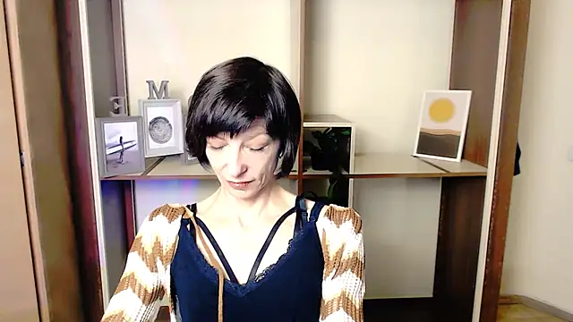 Snapshot of _AngeliaFlow_ chatting on 10-04-25, 06:59 AngeliaFlow online show from 10-04-25, 06:59