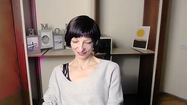 Snapshot of _AngeliaFlow_ chatting on 09-24-25, 06:42 AngeliaFlow online show from 09-24-25, 06:42