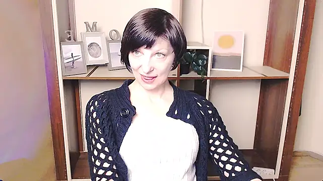  AngeliaFlow  online show from 04-01-26, 08:37