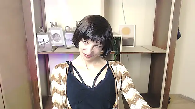 Snapshot of _AngeliaFlow_ chatting on 10-17-25, 07:33 AngeliaFlow online show from 10-17-25, 07:33