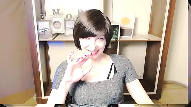 Snapshot of _AngeliaFlow_ chatting on 05-19-26, 08:10 AngeliaFlow online show from 05-19-26, 08:10