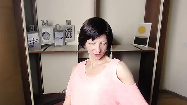 Snapshot of _AngeliaFlow_ chatting on 09-11-25, 06:46 AngeliaFlow online show from 09-11-25, 06:46