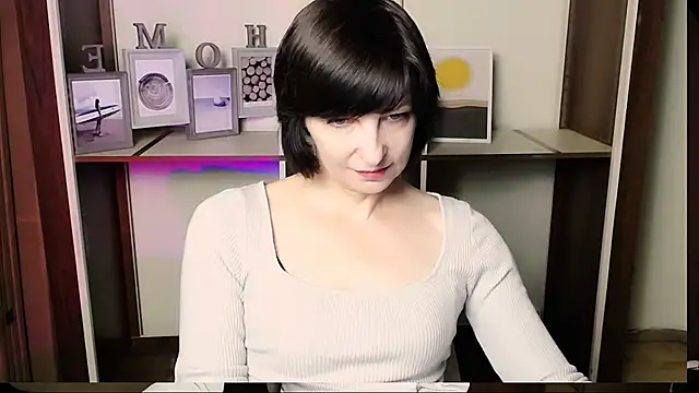 Snapshot of _AngeliaFlow_ chatting on 07-20-26, 07:27 AngeliaFlow online show from 07-20-26, 07:27