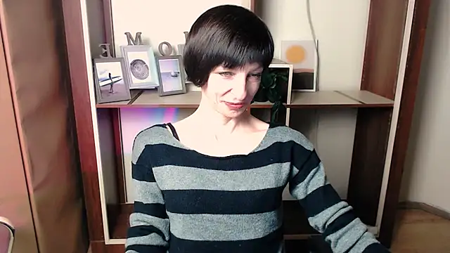  AngeliaFlow  online show from 11-13-25, 08:18