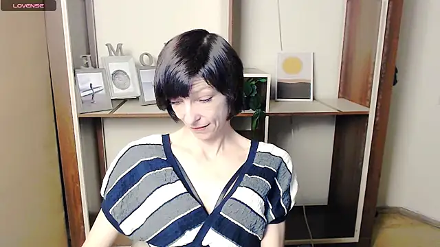 Snapshot of _AngeliaFlow_ chatting on 10-16-25, 06:32 AngeliaFlow online show from 10-16-25, 06:32
