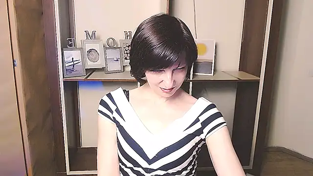 Snapshot of _AngeliaFlow_ chatting on 04-23-26, 12:29 AngeliaFlow online show from 04-23-26, 12:29