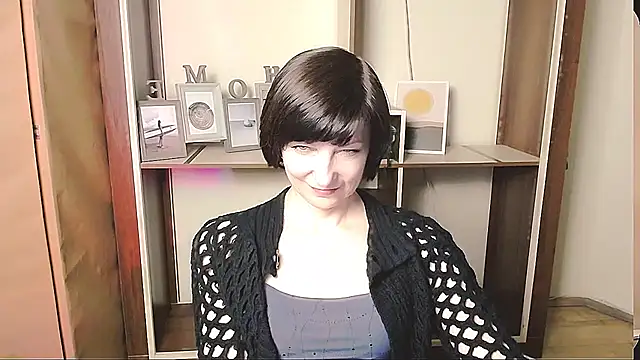 Snapshot of _AngeliaFlow_ chatting on 05-02-26, 09:14 AngeliaFlow online show from 05-02-26, 09:14