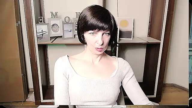 Snapshot of _AngeliaFlow_ chatting on 06-14-26, 07:09 AngeliaFlow online show from 06-14-26, 07:09