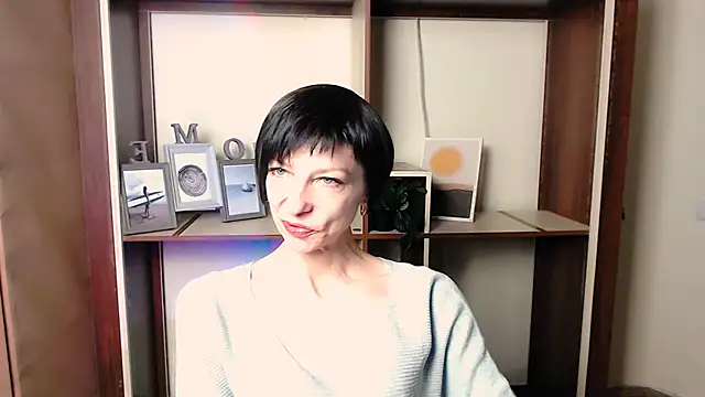  AngeliaFlow  online show from 11-25-25, 07:52