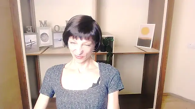 Snapshot of _AngeliaFlow_ chatting on 09-09-25, 06:34 AngeliaFlow online show from 09-09-25, 06:34