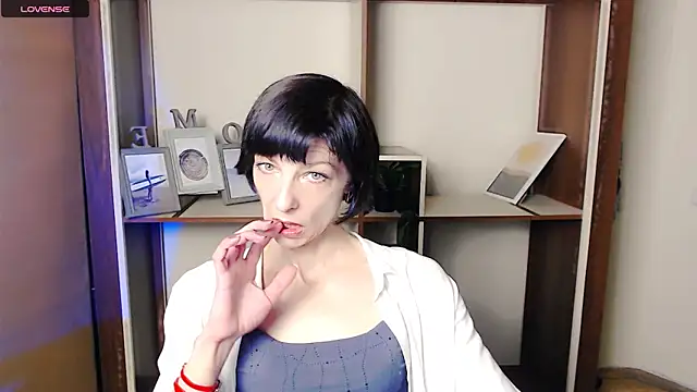 Snapshot of _AngeliaFlow_ chatting on 10-13-25, 06:59 AngeliaFlow online show from 10-13-25, 06:59