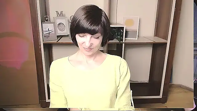 Snapshot of _AngeliaFlow_ chatting on 05-09-26, 08:39 AngeliaFlow online show from 05-09-26, 08:39