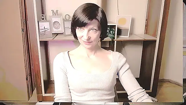 Snapshot of _AngeliaFlow_ chatting on 05-15-26, 08:01 AngeliaFlow online show from 05-15-26, 08:01