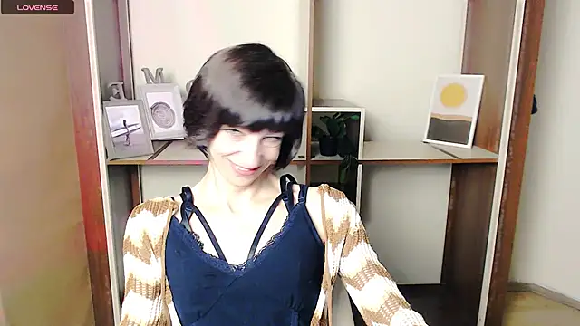 Snapshot of _AngeliaFlow_ chatting on 10-11-25, 06:47 AngeliaFlow online show from 10-11-25, 06:47