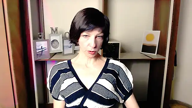 Snapshot of _AngeliaFlow_ chatting on 10-02-25, 06:39 AngeliaFlow online show from 10-02-25, 06:39