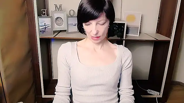  AngeliaFlow  online show from 01-09-26, 10:44