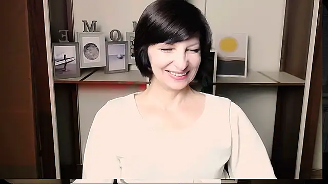 Snapshot of _AngeliaFlow_ chatting on 07-25-26, 07:49 AngeliaFlow online show from 07-25-26, 07:49