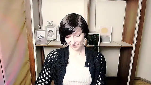  AngeliaFlow  online show from 02-11-26, 10:15