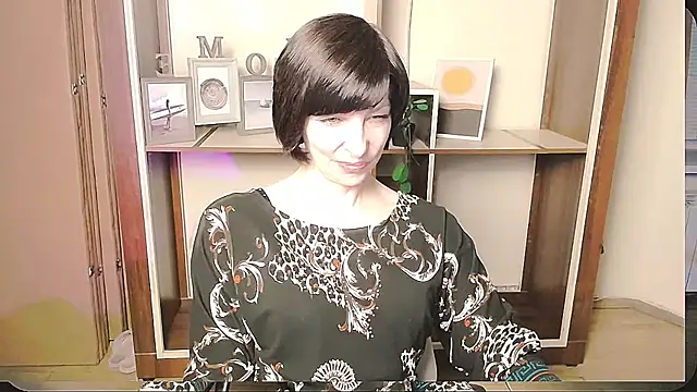 Snapshot of _AngeliaFlow_ chatting on 05-11-26, 09:10 AngeliaFlow online show from 05-11-26, 09:10
