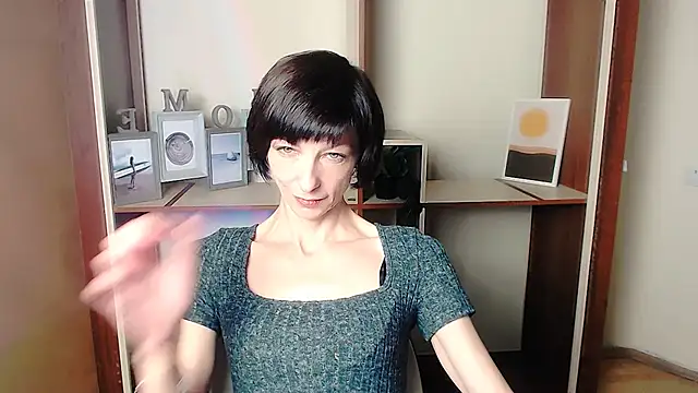 Snapshot of _AngeliaFlow_ chatting on 09-22-25, 06:41 AngeliaFlow online show from 09-22-25, 06:41