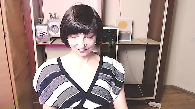 Snapshot of _AngeliaFlow_ chatting on 04-22-26, 08:21 AngeliaFlow online show from 04-22-26, 08:21