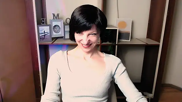  AngeliaFlow  online show from 12-20-25, 07:44