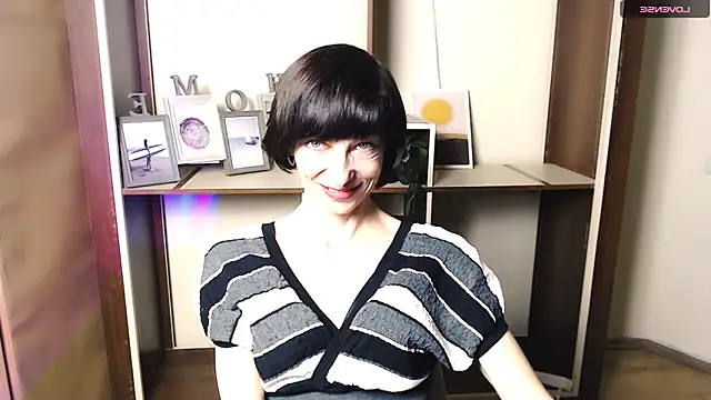  AngeliaFlow  online show from 10-29-25, 07:40