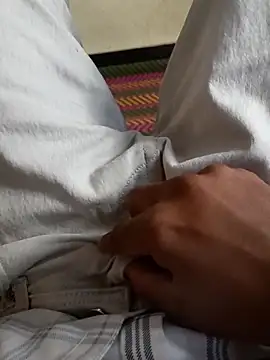 Snapshot of Indiantelugucouples chatting on 11-05-25, 08:17 Indiantelugucouples online show from 11-05-25, 08:17