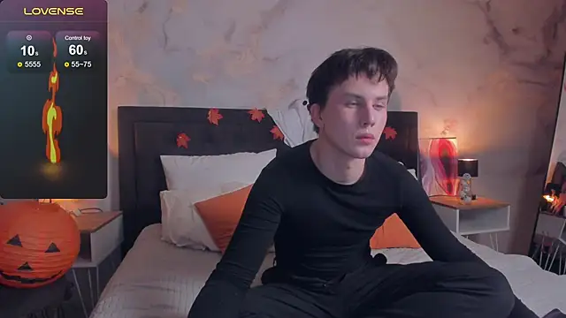 AdrianoAubert online show from 10-27-25, 04:13