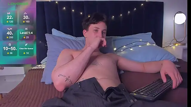 AdrianoAubert online show from 10-12-25, 03:35