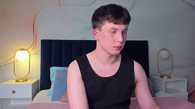 AdrianoAubert online show from 09-12-25, 03:06