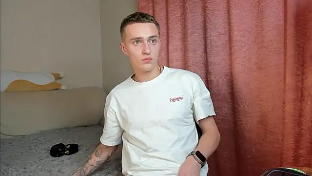 crazybottom99 online show from 10-30-25, 06:38