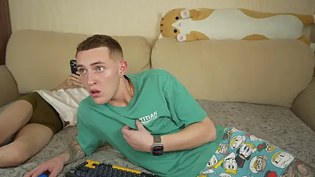 crazybottom99 online show from 10-24-25, 05:23