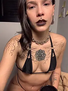 Snapshot of nickelfie chatting on 05-18-26, 06:23 nickelfie online show from 05-18-26, 06:23