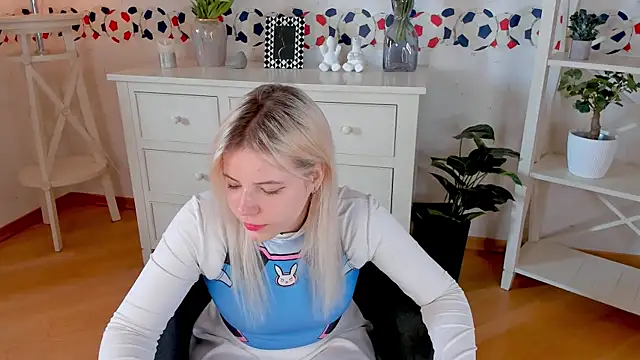 Snapshot of MarianAytes chatting on 02-10-25, 11:36 MarianAytes online show from 02-10-25, 11:36