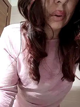 Snapshot of bambolina_sexy1985 chatting on 04-22-26, 08:48 bambolina sexy1985 online show from 04-22-26, 08:48