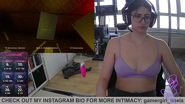 Snapshot of Gamergirl-Linela chatting on 10-21-25, 09:52 Gamergirl-Linela online show from 10-21-25, 09:52